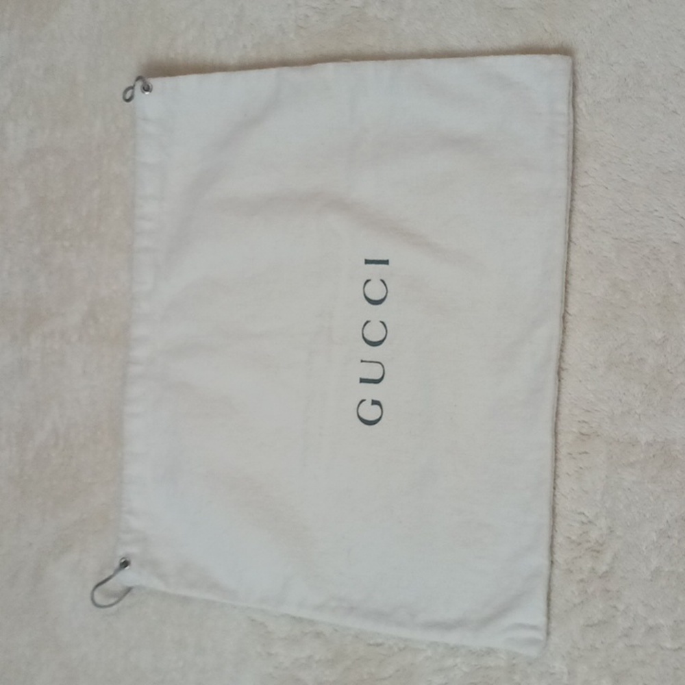 Gucci dust bag in good condition 100%COTTON. Authentic